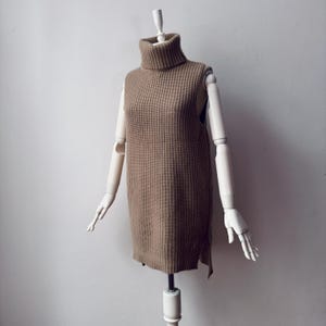 100% Pure Cashmere - Women&#39;s Turtleneck Sleeveless Light Brown Chunky Knit Top Sweater