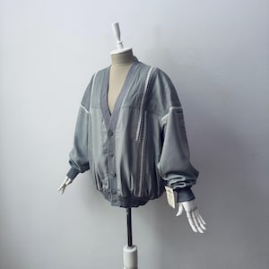 Siden & Mjukt Läder V-ringad Retro Boxy Fit Grå Patchwork Kofta Jacka