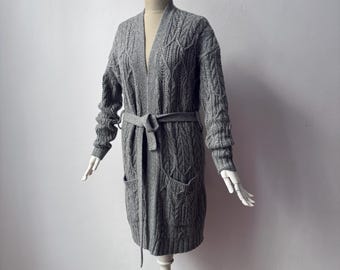 Cárdigan gris de punto grueso con cinturón para mujer - Pure Cashmere