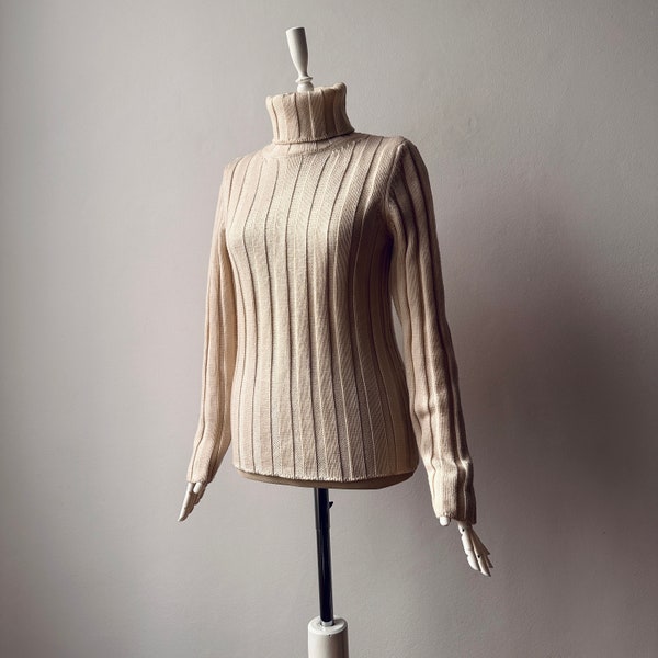 Vintage - HUGO BOSS -  100% Soft Wool Women's Turtleneck Knit Sweater