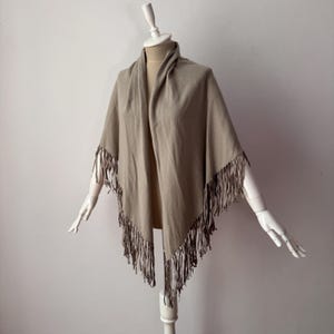 100% Pure Cashmere -  Women&#39;s Fringe Cape Knitted Beige-Gray Large Scarf