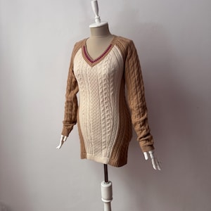 Vintage - 100% Pure Cashmere - Women&#39;s V-neck Chunky Cable Knit Long Sweater