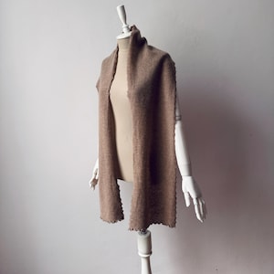 100% Pure Cashmere - Women&#39;s Light Brown Knitted Scarf