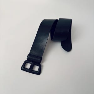 Vintage - Stylish Black Leather Wide Waist Belt with Matching Rectangular Buckle