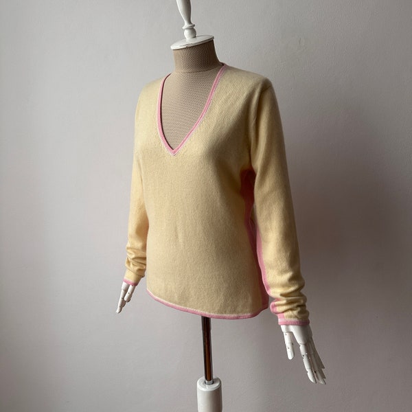 100% Pure Cashmere - Women's Light Yellow & Pink V-neck Knit Sweater