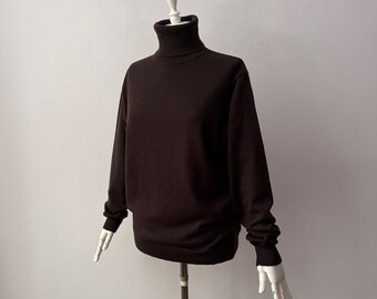 100% Merino Wolle - Rollkragenpullover in braun gestrickt