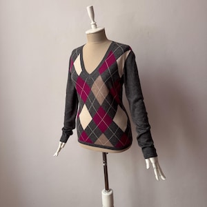 Soft Silk & Cashmere - Women&#39;s V-neck Argyle Pattern Knit Sweater