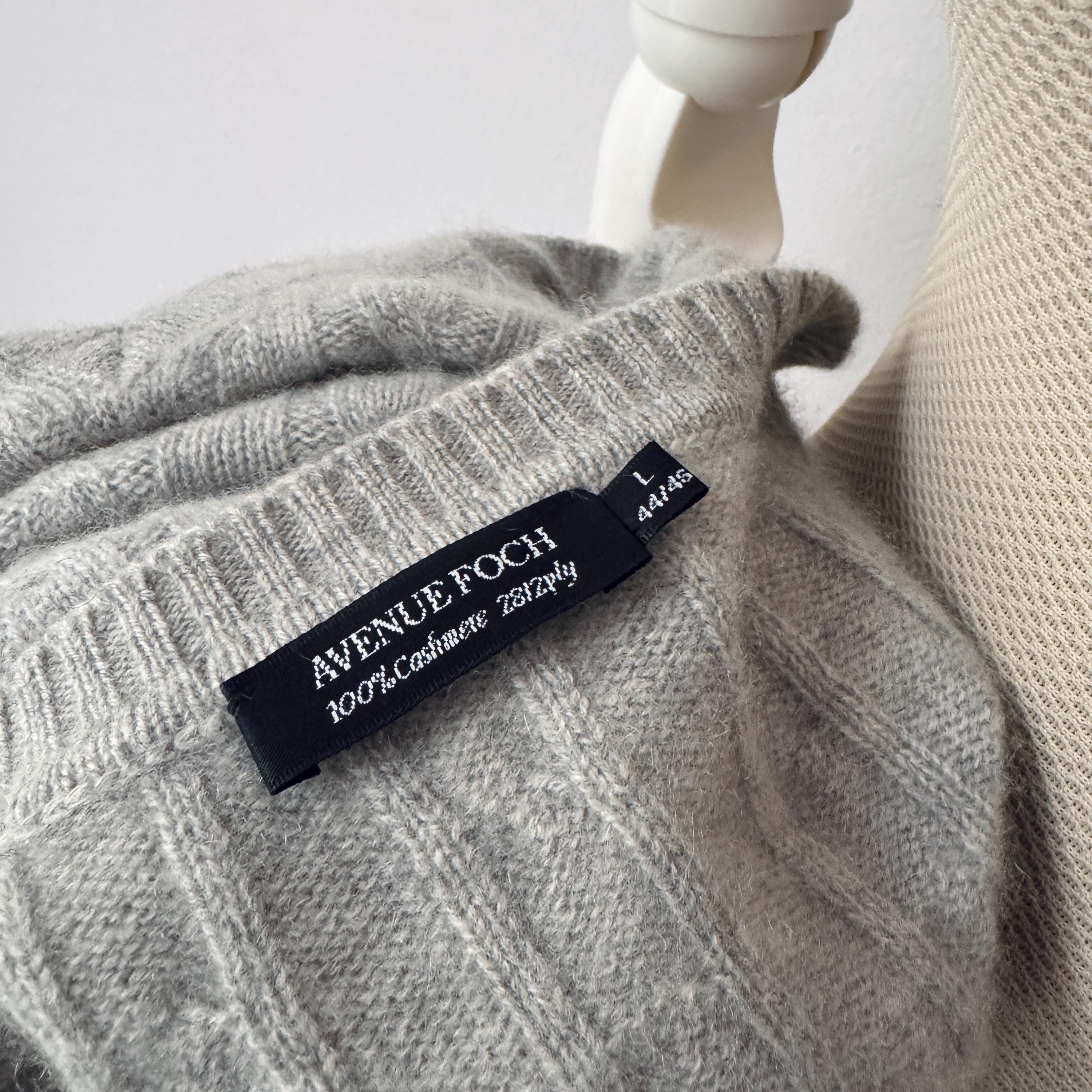 100% reiner Kaschmir Hellgrauer Pullover mit tiefem V-Ausschnitt