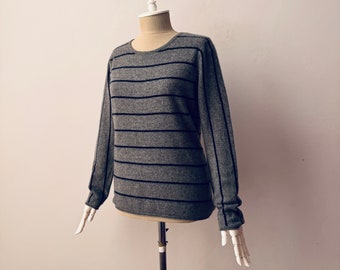 100% Pure Cashmere - Women's Relaxed Fit Striped Knit Gray Sweater