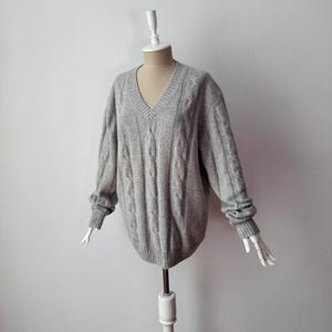 100% Pure Cashmere - Deep V-neck Chunky Cable Knit Light Gray Jumper