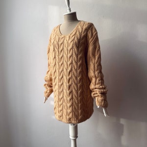 Vintage - AIDA BARNI - 100% Pure Cashmere - Women&#39;s Chunky Cable Knit Light Orange Sweater