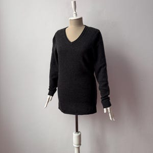 100% Pure Cashmere -  Women&#39;s V-neck Dark Gray Knit Long Sweater