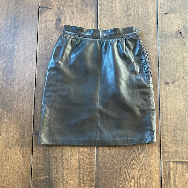 Yves Saint Laurent Fourrures Leren Rok| Maat Klein| Heeft zakken! | Zacht Lam lederen rok | Vintage ontwerperRok | YSL Leren Rok