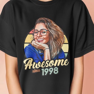 Maglietta personalizzata con design retrò, maglietta personalizzata con grafica, regalo di compleanno personalizzato, foto del viso personalizzata, colori comfort