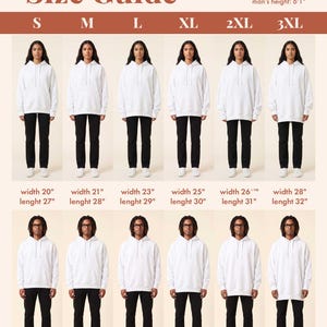 Puede incluir: Una gu&iacute;a de tallas para sudaderas con capucha que muestra desde la S hasta la 3XL. El gr&aacute;fico presenta sudaderas blancas en dos modelos de 170 cm y 185 cm de altura. Los anchos var&iacute;an de 51 cm a 71 cm y los largos de 69 cm a 81 cm.