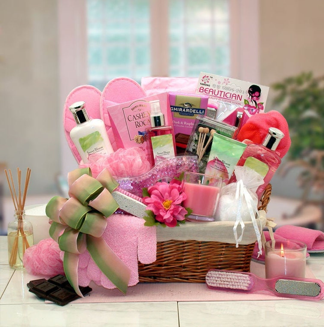 Mother Day Basket, Mothers Day Basket for Mom, The Ultimate Gift Basket any  Mother will Love!