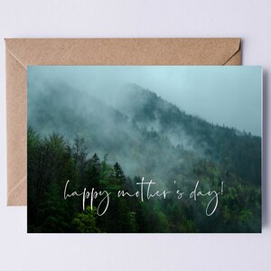 Cartão para impressão de Dia das Mães | Cartão de felicitações de fotografia de floresta e montanhas para mães abraçadoras de árvores