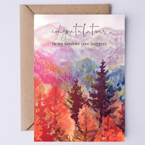 Tarjeta imprimible de boda otoñal. ¡Felicitaciones a mis amantes de los árboles favoritos! Tarjeta de aniversario con árboles y montañas otoñales. Descarga instantánea