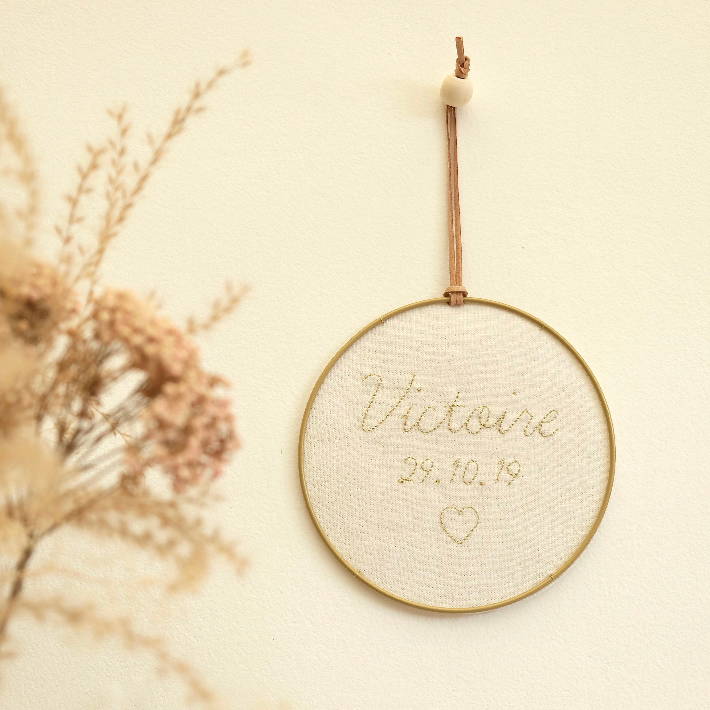 Cadre de Naissance Brodé Main | 15 cm