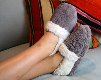 SnugToes women's heated slippers with removable heat pads mocha