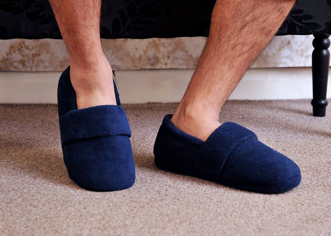 heated slippers mens
