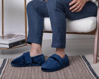 SnugToes Herren Hausschuhe beheizt mit herausnehmbaren Wärmekissen-Navy