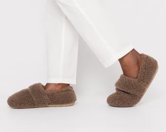 SnugToes Damen Hausschuhe beheizt mit herausnehmbaren Wärmekissen Braun