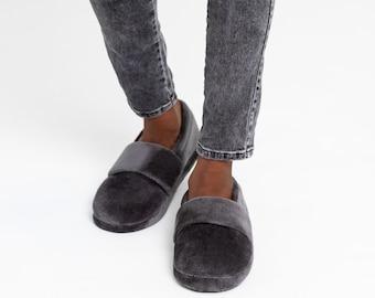 SnugToes verwarmde herenslippers met uitneembare warmtekussens-grijs