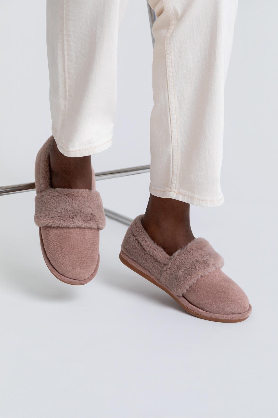 Pantoufles chauffantes SnugToes pour femmes super confortables