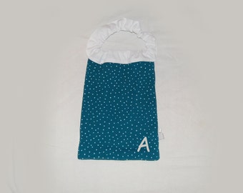 Serviette cantine PERSONNALISABLE en double gaze bleu pétrole à pois blanc, serviette de table maternelle, bavoir élastique enfant