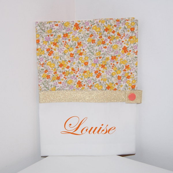 Protège carnet de santé PERSONNALISABLE en tissu liberty jaune orangé, idéal cadeau naissance bébé