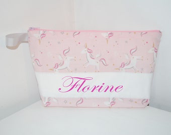 Trousse de toilette bébé PERSONNALISABLE  en tissu rose et gris motif  Licorne, idéal cadeau naissance