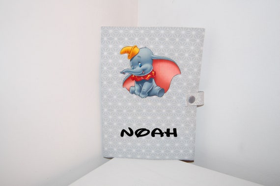 Protège carnet de santé PERSONNALISABLE en tissu gris, motif éléphant  Dumbo, idéal cadeau naissance bébé -  France