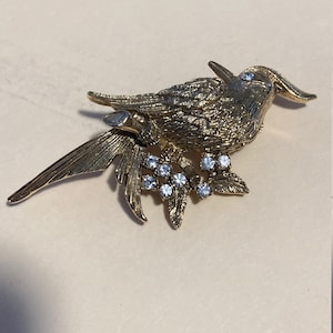 Vintage Bird Pin/Brooch With Rhinestones