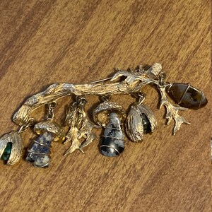 Vintage Gold Colored Charm Brooch/Pin with Polished Stones