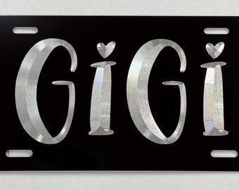 Placa de matrícula GIGI para coche con grabado de diamante en aluminio negro, resistente a la intemperie y al óxido, regalo para abuela.