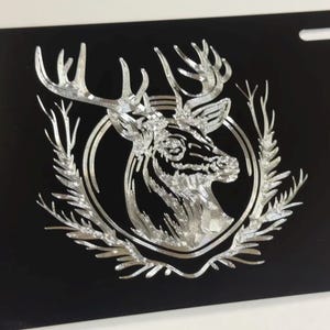 Placa de carro com brasão de veado, diamante gravado em metal preto, placa de carro à prova de intempéries e ferrugem, presente