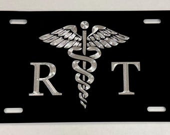 Placa de matrícula para automóvil con grabado de diamante plateado de terapeuta respiratorio RT, grabada en aluminio negro, resistente a la intemperie y al óxido, excelente regalo