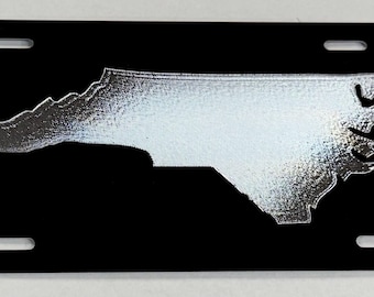 Placa de carro do estado da Carolina do Norte, etiqueta de carro com diamante gravado em metal de alumínio preto, frente de vaidade à prova de intempéries e ferrugem