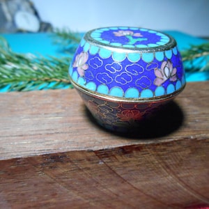 Vintage Chinese Cloisonne Enamel Miniature Vase: Filigree Floral Box