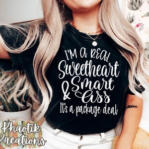 Je Suis Une Vraie Chérie Et Un Cul Intelligent, Drôle, Conceptions Sarcastiques, Citations Drôles, Conceptions Drôles De Maman, Chérie, Cul Intelligent, Conceptions Sarcastiques De Maman