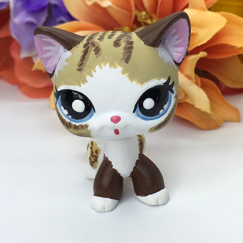 Littlest PetShop OOAK vampire zombie dog custom , handmade