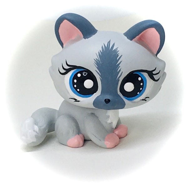 Littlest Pet Shop Cute, LPS crouching  KITTY Cat Ooak Custom Toy gift