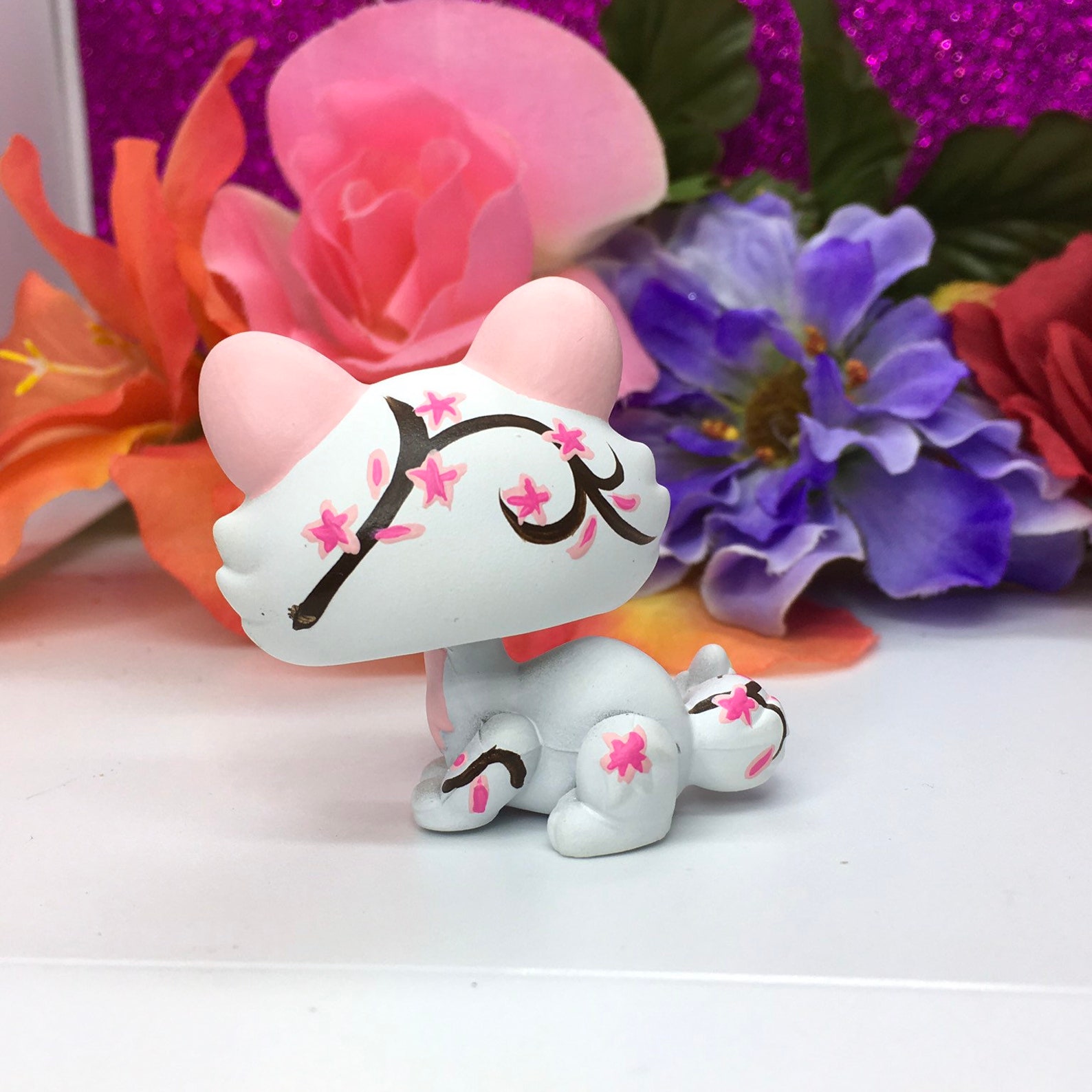 Authentic Littlest Pet Shop #1868 Crouching Kitty Kitten Cat