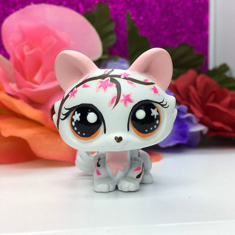Littlest Pet Shop Cute LPS crouching KITTY Cat Ooak Custom