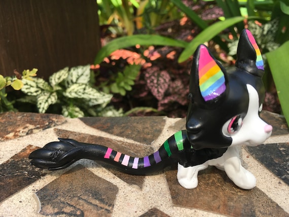 LPS Blind Bags Clear Collection Littlest Pet Shop Toy Review Rainbow Colors  Part 1 