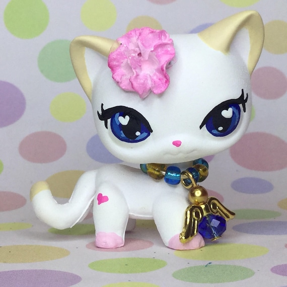 Retired Collection of Unusual Littlest Pet Shop LPS Mixed Pets with  Interchangeable Heads and Snap on Accessories