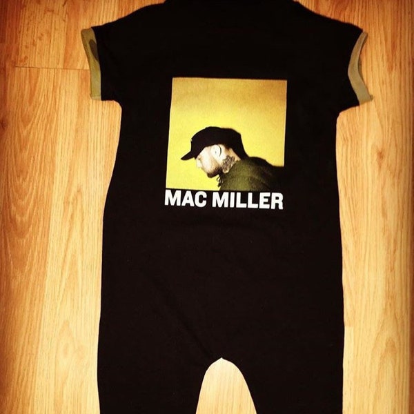 rompers, vêtements de bébé faits à la main, body de bébé, vêtements de bébé personnalisés, vêtements de tout-petit à la mode, Mac Miller onesie, Hip hop, rap baby, Mac Miller