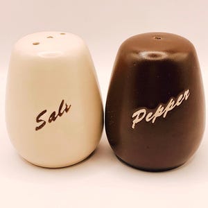 1970’s Stoneware Ceramic Salt and Pepper Shakers| Retro Beige and Brown| 70’s kitchen aesthetic decor| Vintage Wedding or House Warming Gift