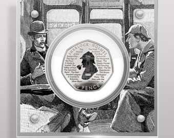 以下が含まれることがあります： シャーロック・ホームズが描かれた額入りの銀貨。ホームズと別の男性が列車に乗っているイラストが描かれています。コインには「バスカヴィルの犬」など、ホームズの物語のタイトルが記載されています。コインには「50 PENCE」と刻印されています。